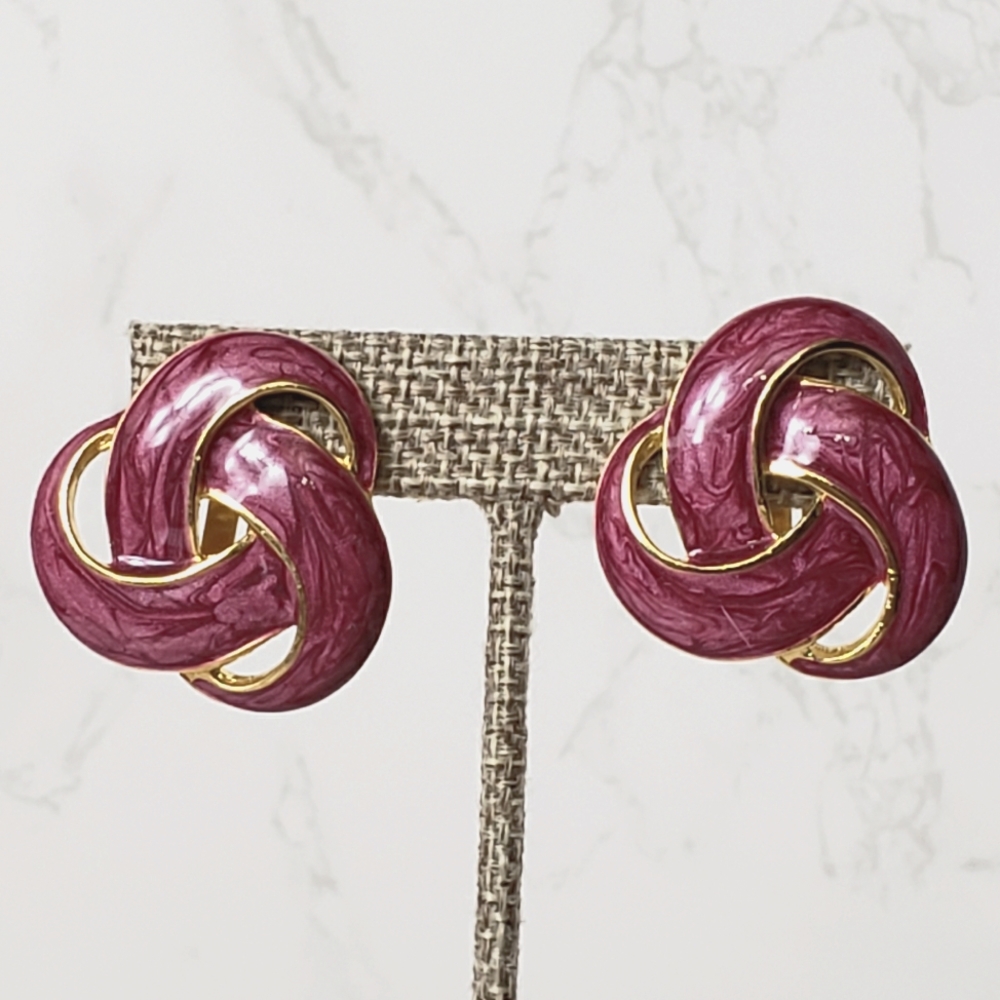 VINTAGE Berry Pink Enameled Clip-on Earrings